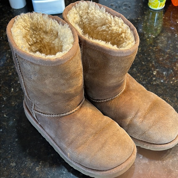 Cozy Brown Kids Boots - Picture 1 of 2